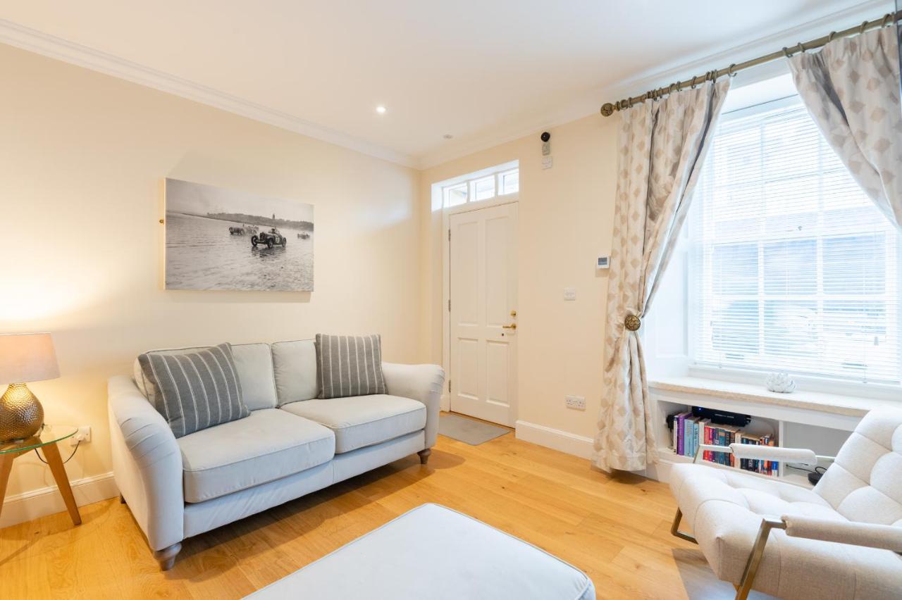 138 North Street - Luxury 2 Bed 2 Bath With Secret Garden, Summerhouse, Putting Green St Andrews Exterior photo