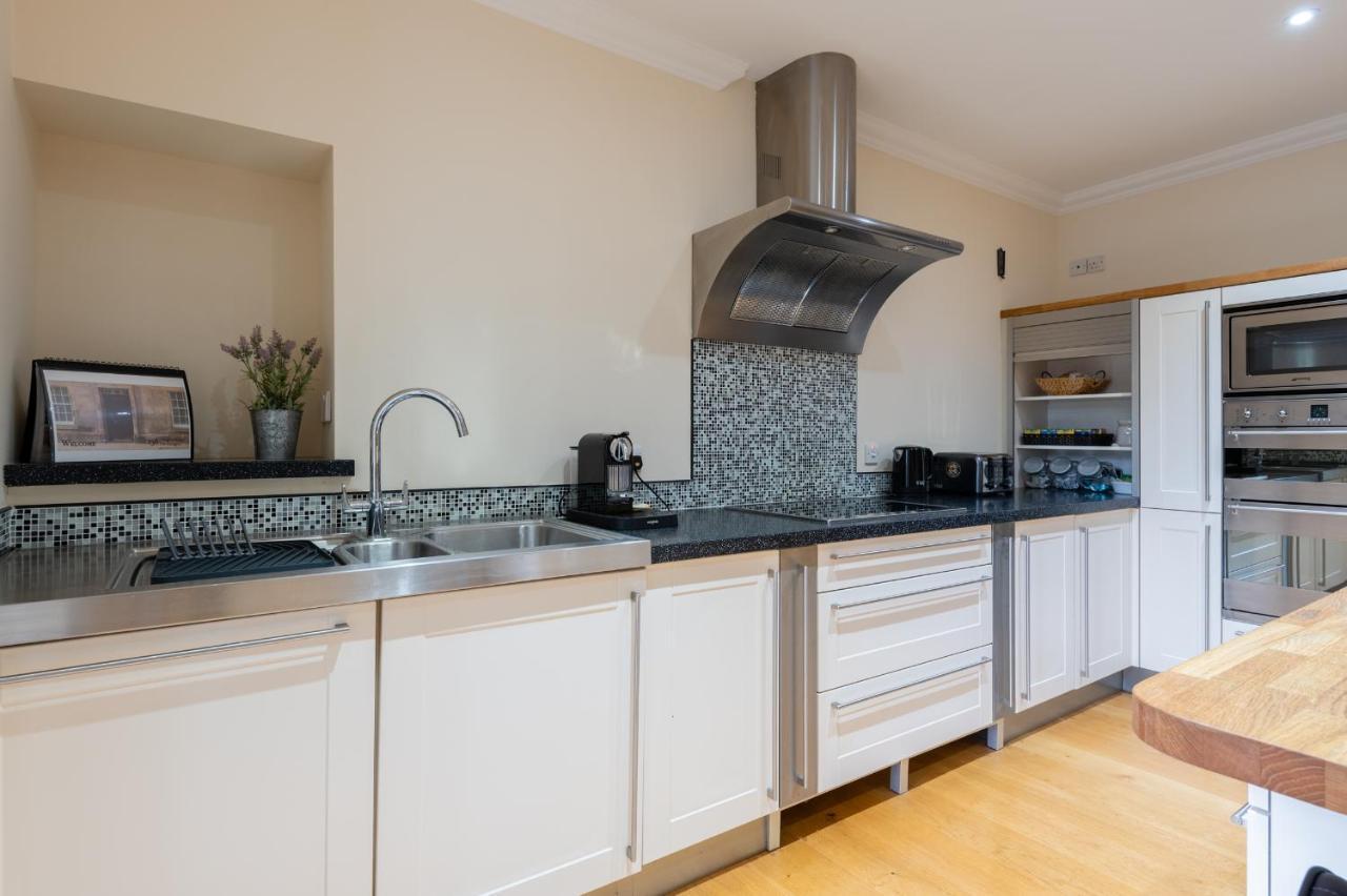 138 North Street - Luxury 2 Bed 2 Bath With Secret Garden, Summerhouse, Putting Green St Andrews Exterior photo