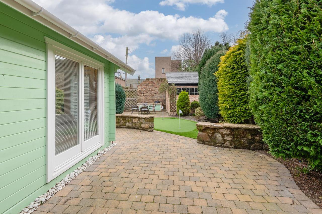 138 North Street - Luxury 2 Bed 2 Bath With Secret Garden, Summerhouse, Putting Green St Andrews Exterior photo